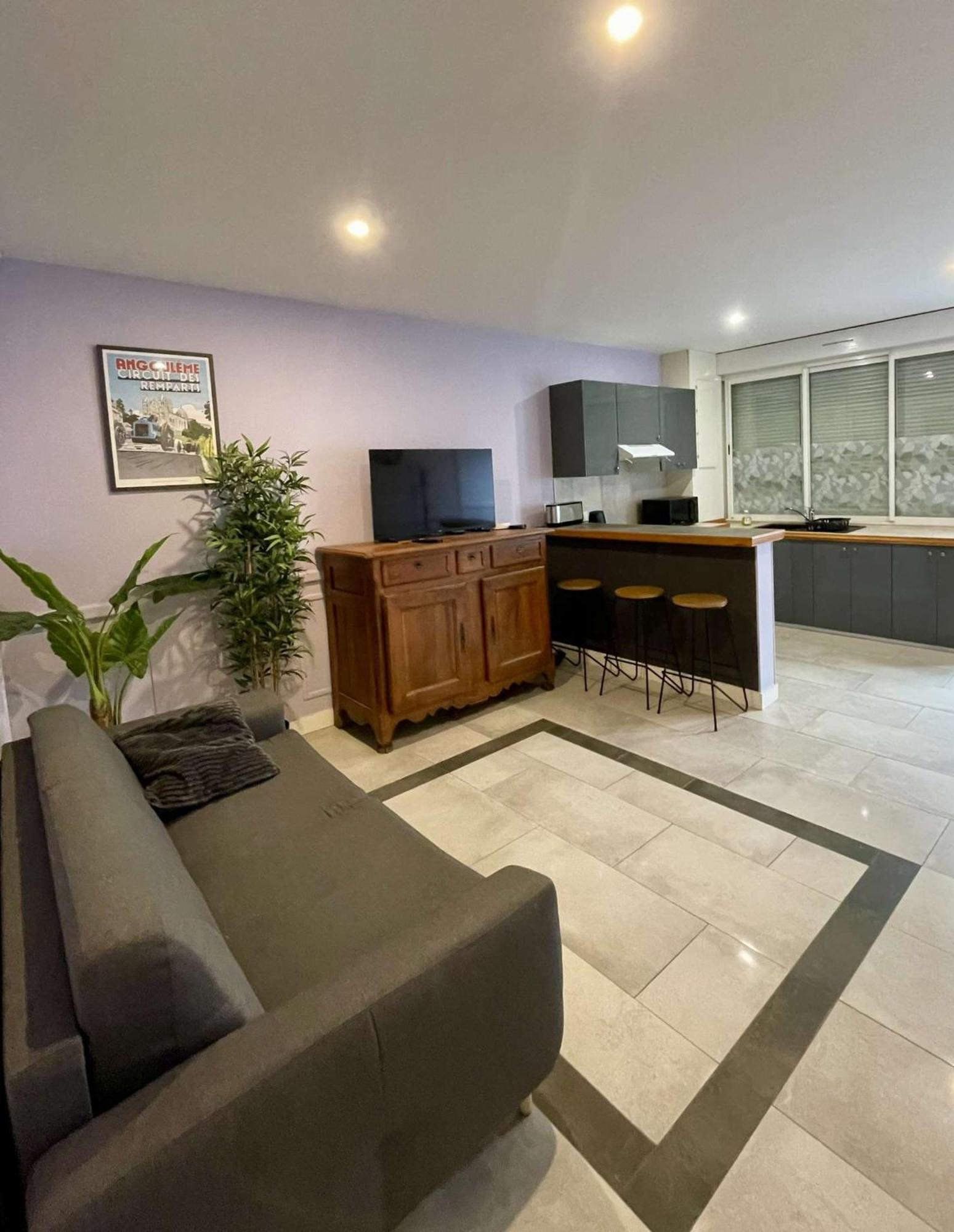 Une Nuance De Fantaisie Angouleme Exterior photo